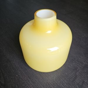 Sunny yellow glass vase Bouclair